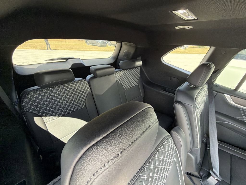 New 2026 GMC Acadia Denali w/ Super Cruise Package image 33