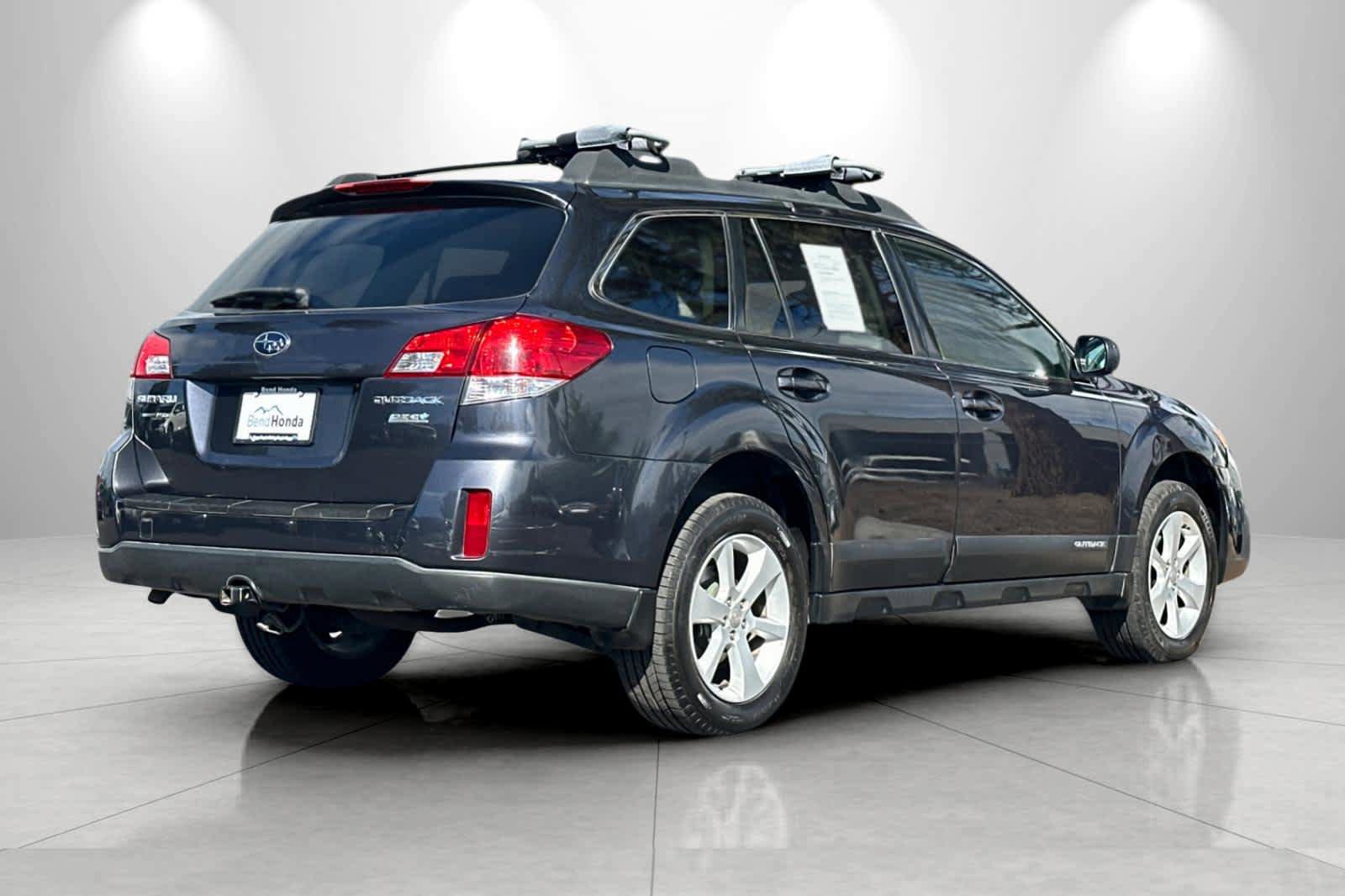 Used 2013 Subaru Outback 2.5i Premium AWD/4WD image 2