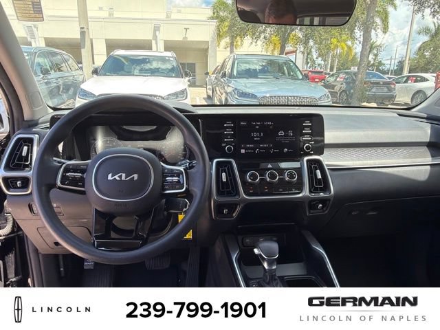 Used 2023 Kia Sorento LX FWD image 14