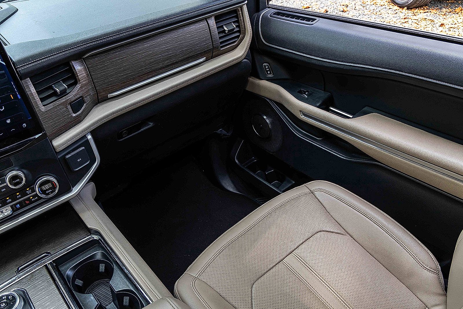 Used 2023 Ford Expedition Limited image 20