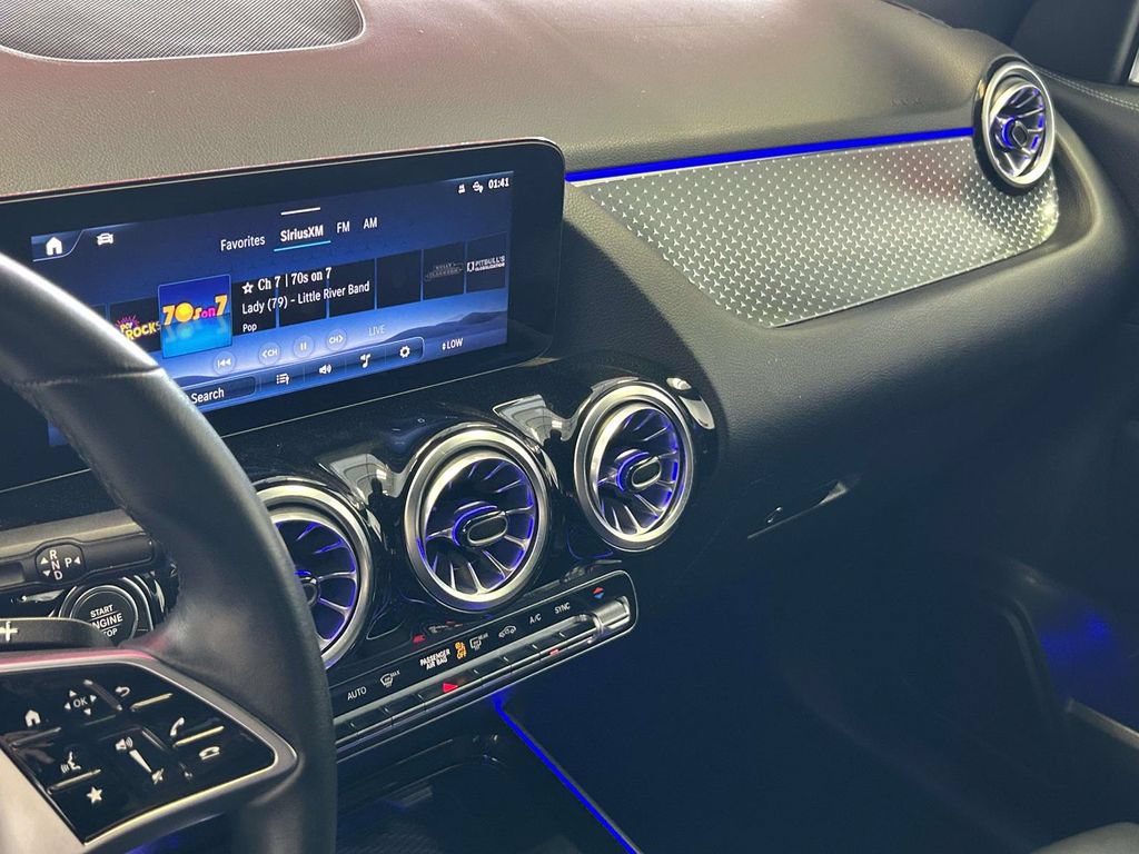 Used 2025 Mercedes-Benz GLA 250 4MATIC image 21