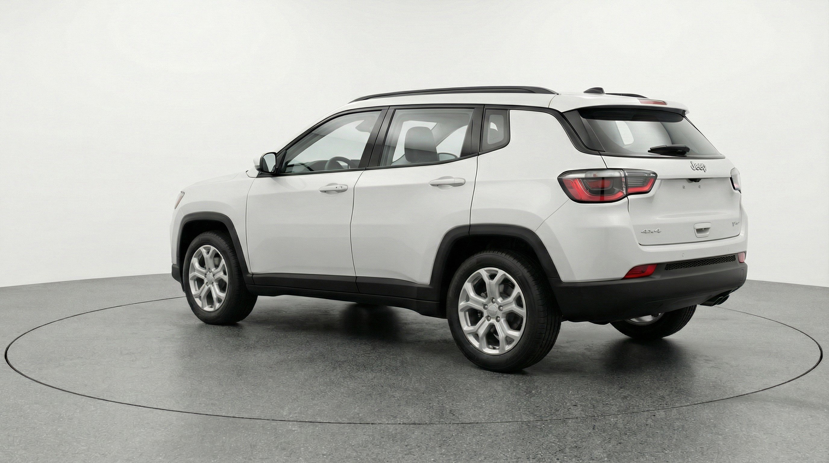 Used 2025 Jeep Compass Latitude AWD/4WD image 6