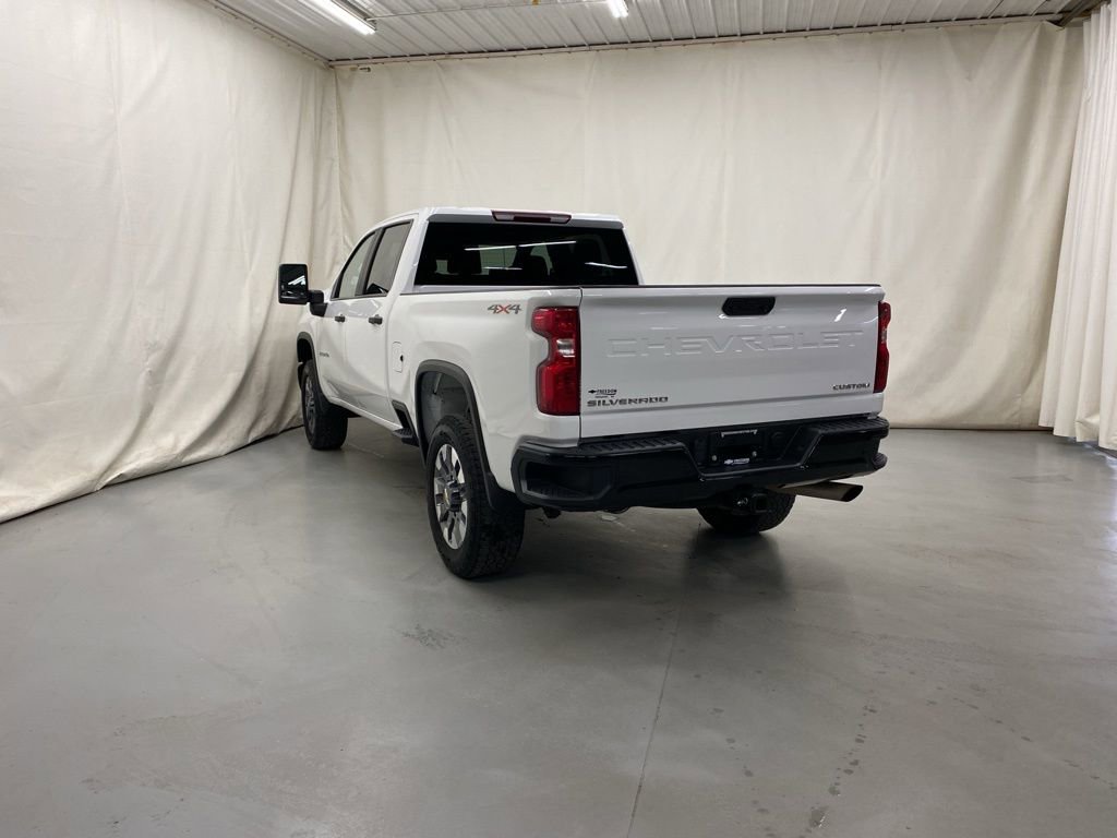 Used 2024 Chevrolet Silverado 2500 Custom w/ Custom Value Package image 5
