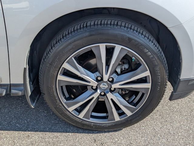 Used 2018 Nissan Pathfinder Platinum image 15