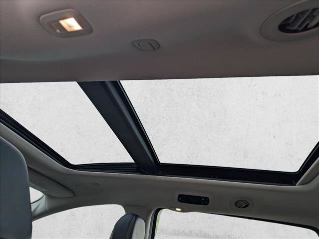 Used 2018 Chrysler Pacifica Limited FWD image 19