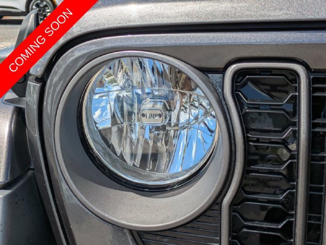 Certified 2024 Jeep Gladiator Sport AWD/4WD image 7