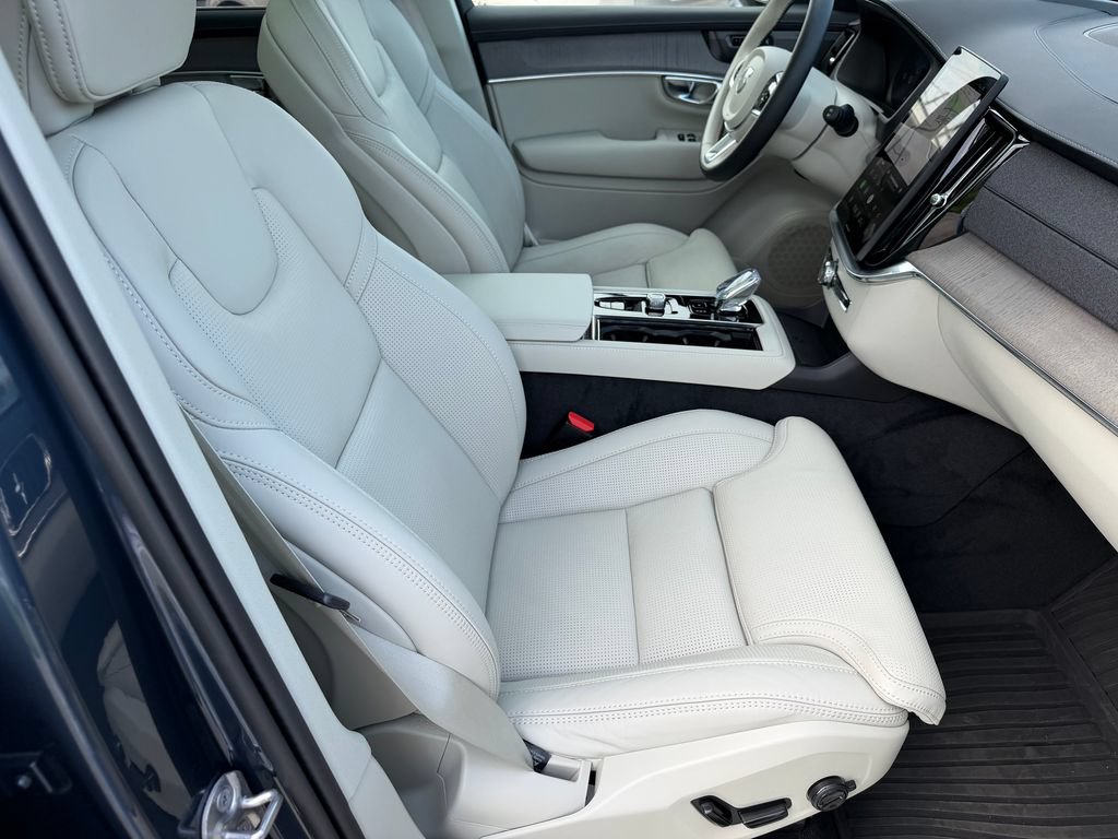 New 2026 Volvo XC90 T8 Ultra w/ Protection Package Premier AWD/4WD image 9