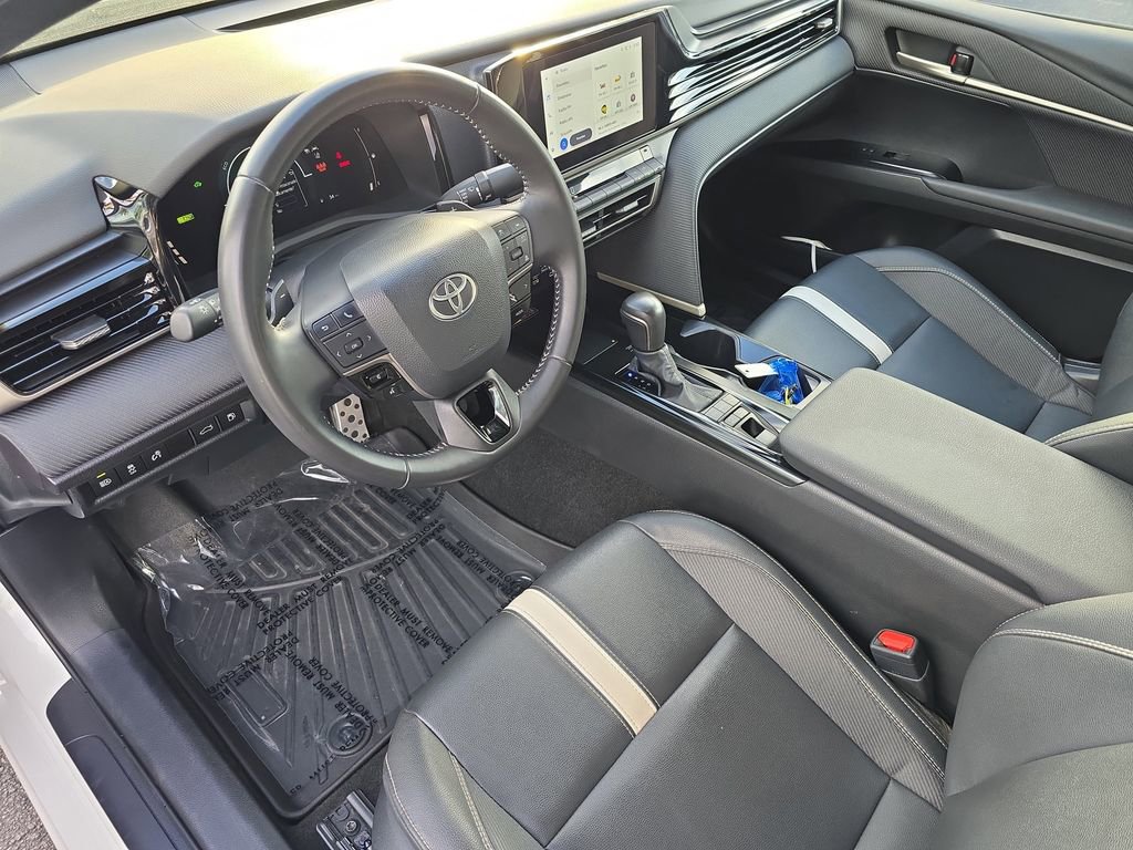 Used 2025 Toyota Camry SE image 18