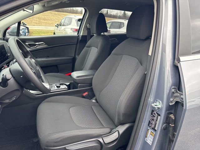 Used 2025 Kia Sportage LX image 14