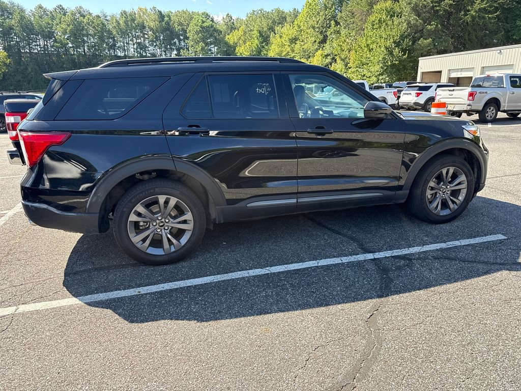 Used 2024 Ford Explorer XLT w/ Equipment Group 202A AWD/4WD image 16