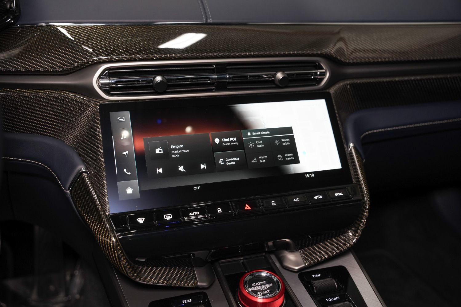 Used 2025 Aston Martin Vanquish RWD image 50