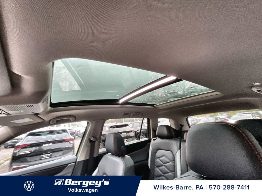Used 2024 Volkswagen Atlas Peak Edition SEL AWD/4WD image 25