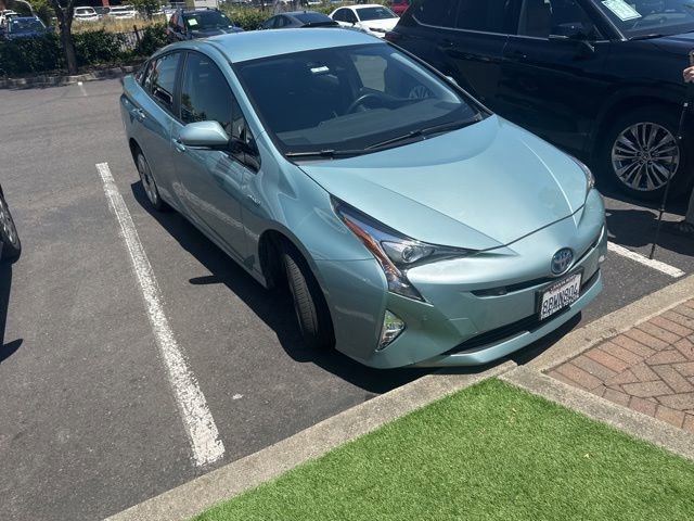Used 2017 Toyota Prius Three Touring FWD image 19