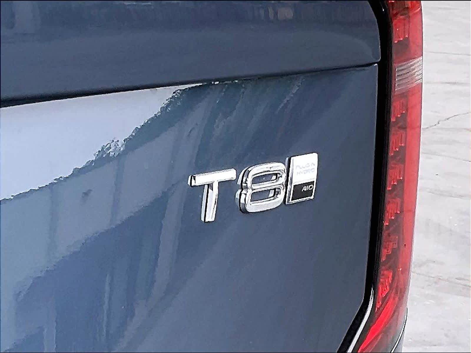 New 2026 Volvo XC90 T8 Plus w/ Protection Package Premier image 26