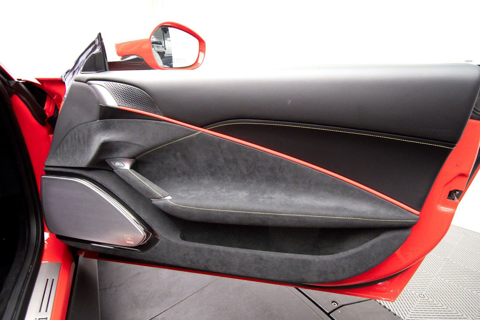 Used 2022 Ferrari Roma RWD image 37