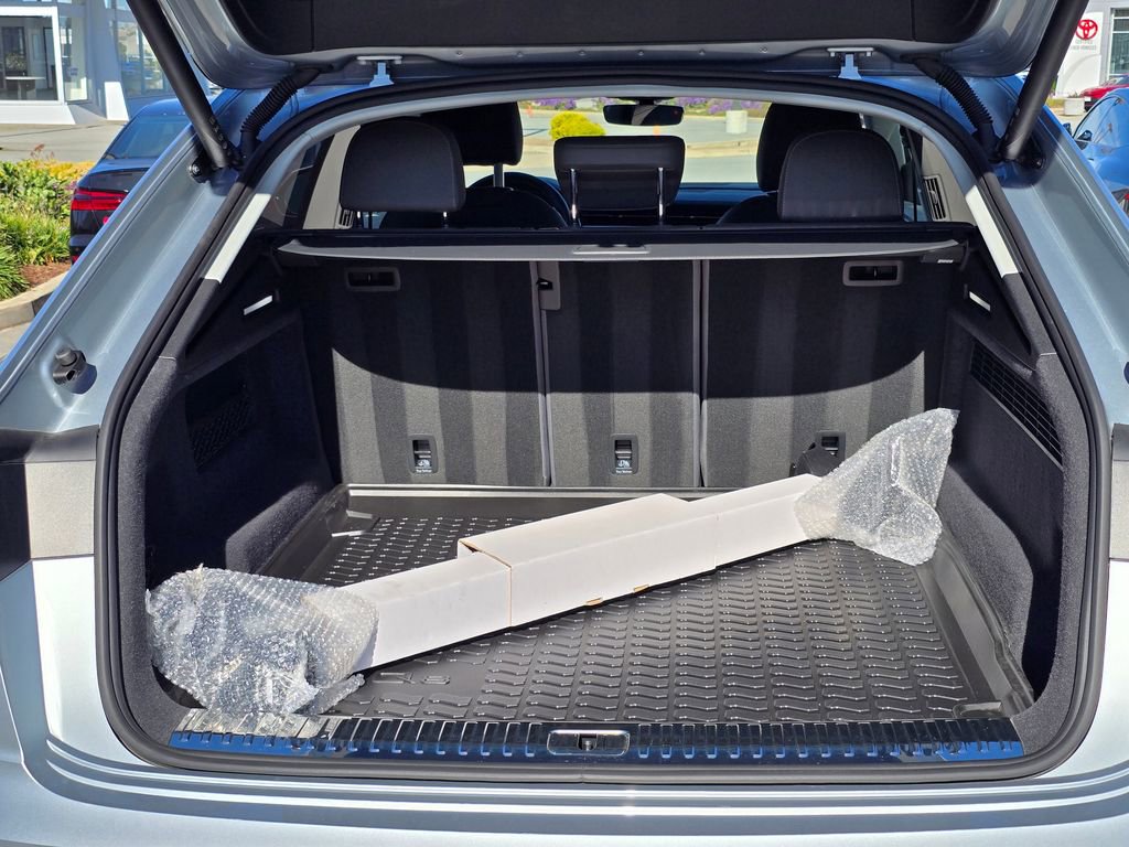 Used 2024 Audi Q8 Premium Plus w/ Premium Plus Package image 16