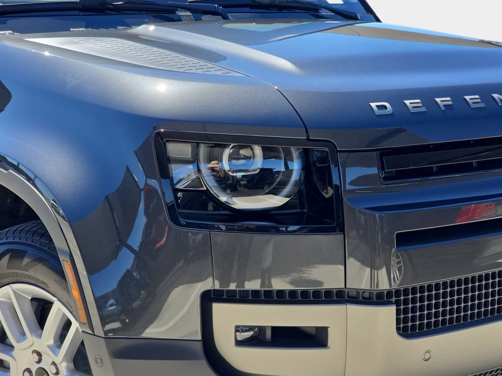 New 2026 Land Rover Defender 110 S AWD/4WD image 32