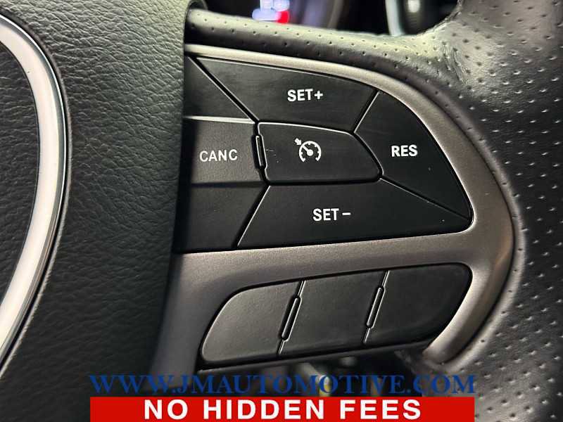 Used 2022 Dodge Durango SXT w/ Blacktop Package AWD/4WD image 45