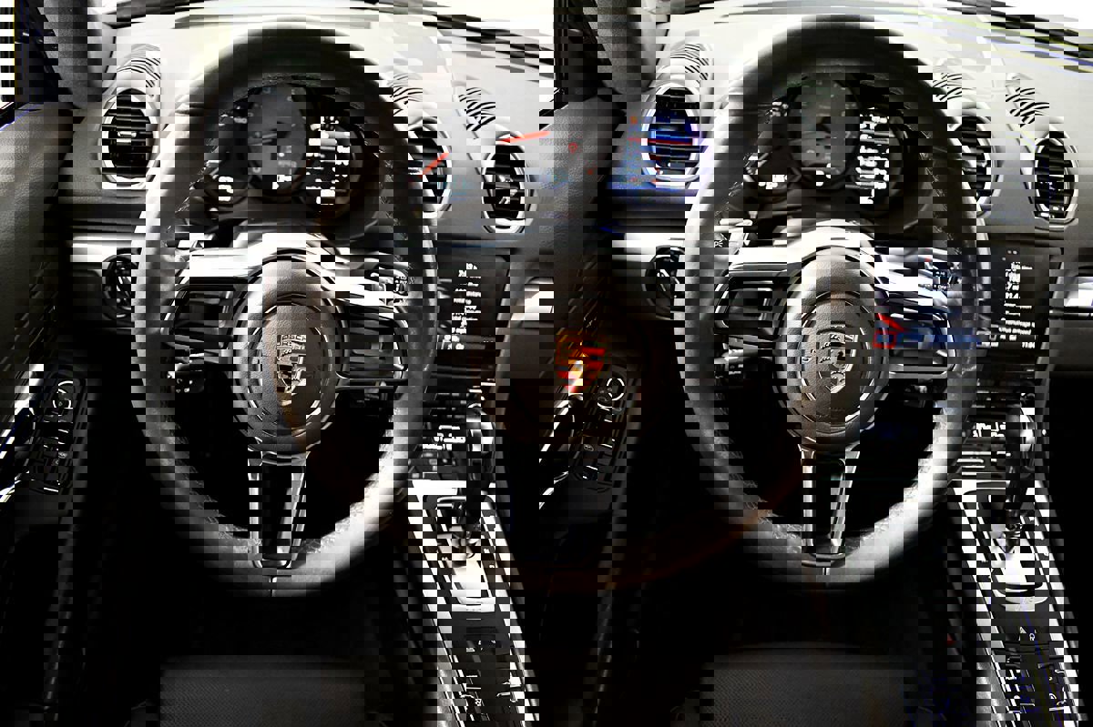 Used 2017 Porsche 718 Cayman S image 23