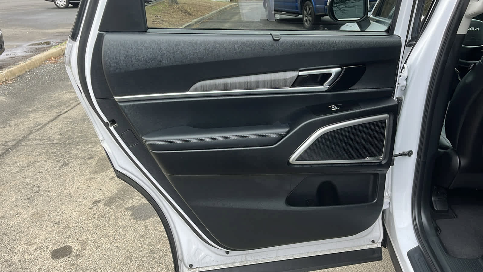 Used 2023 Kia Telluride EX image 24