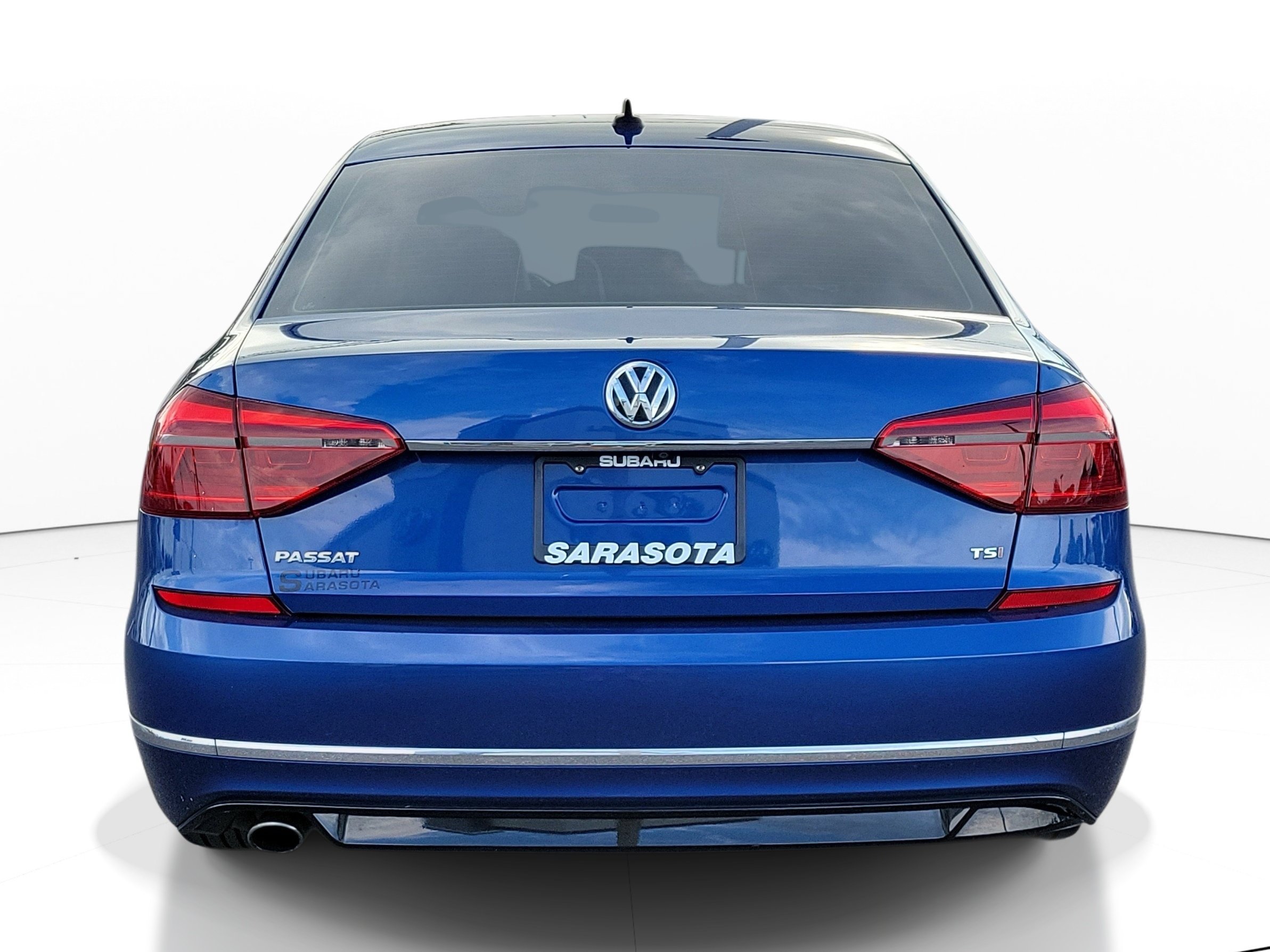 Used 2017 Volkswagen Passat 1.8T R-Line FWD image 5
