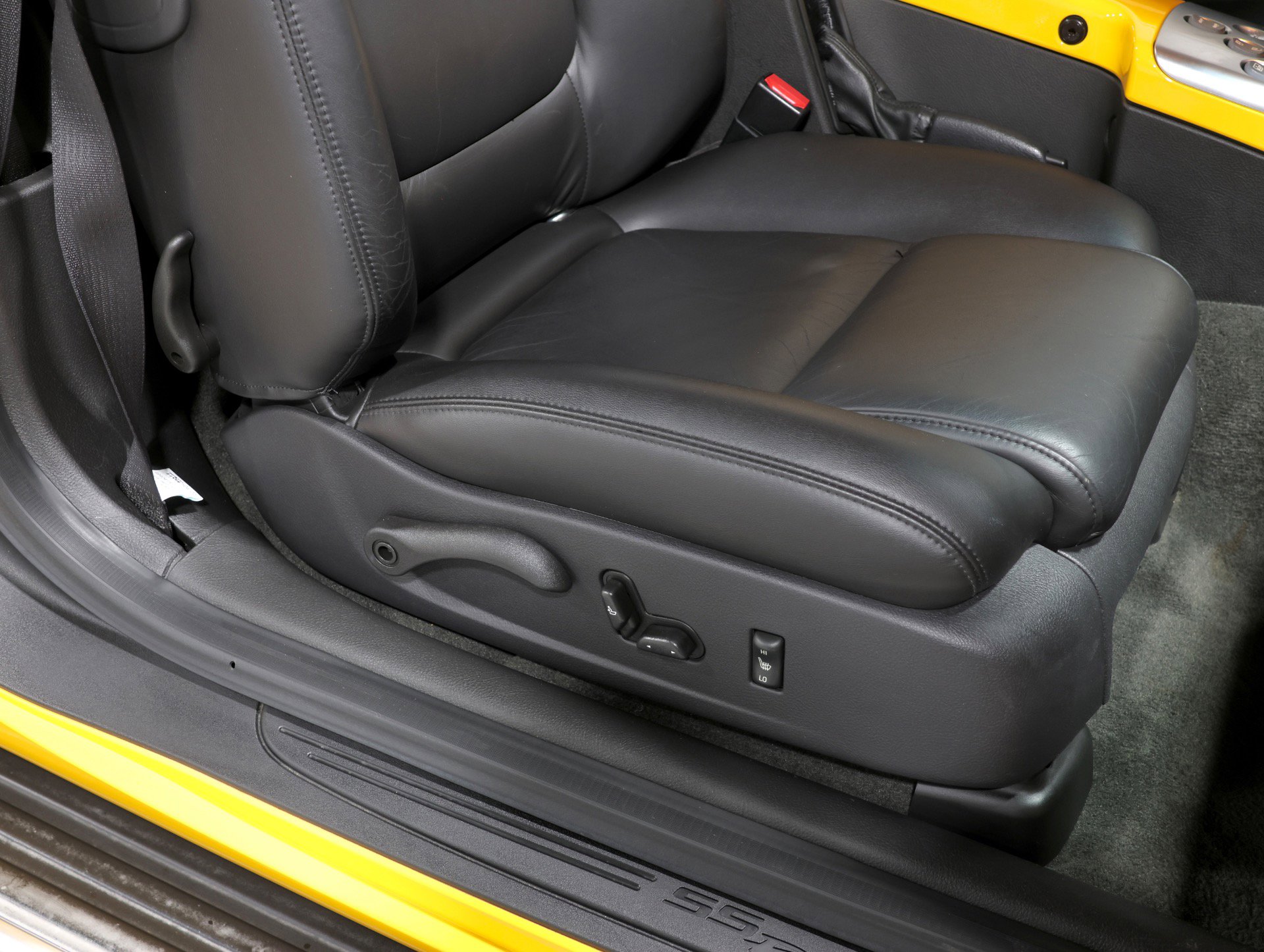 Used 2005 Chevrolet SSR 6 Speed Manual - Only 12K Mile w/ Preferred Equipment Group image 57