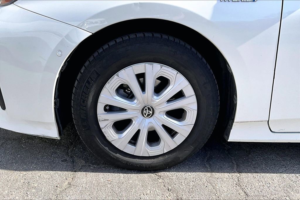 Used 2020 Toyota Prius LE FWD image 8