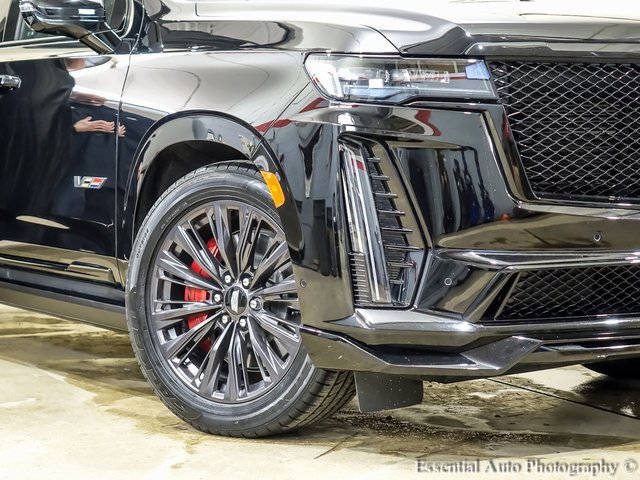 Certified 2024 Cadillac Escalade V w/ LPO, ONYX Package image 3