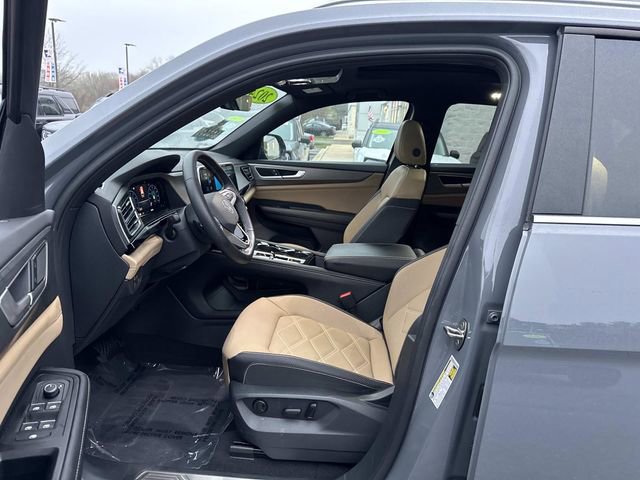 Used 2024 Volkswagen Atlas Cross Sport SE w/ Panoramic Sunroof Package AWD/4WD image 17