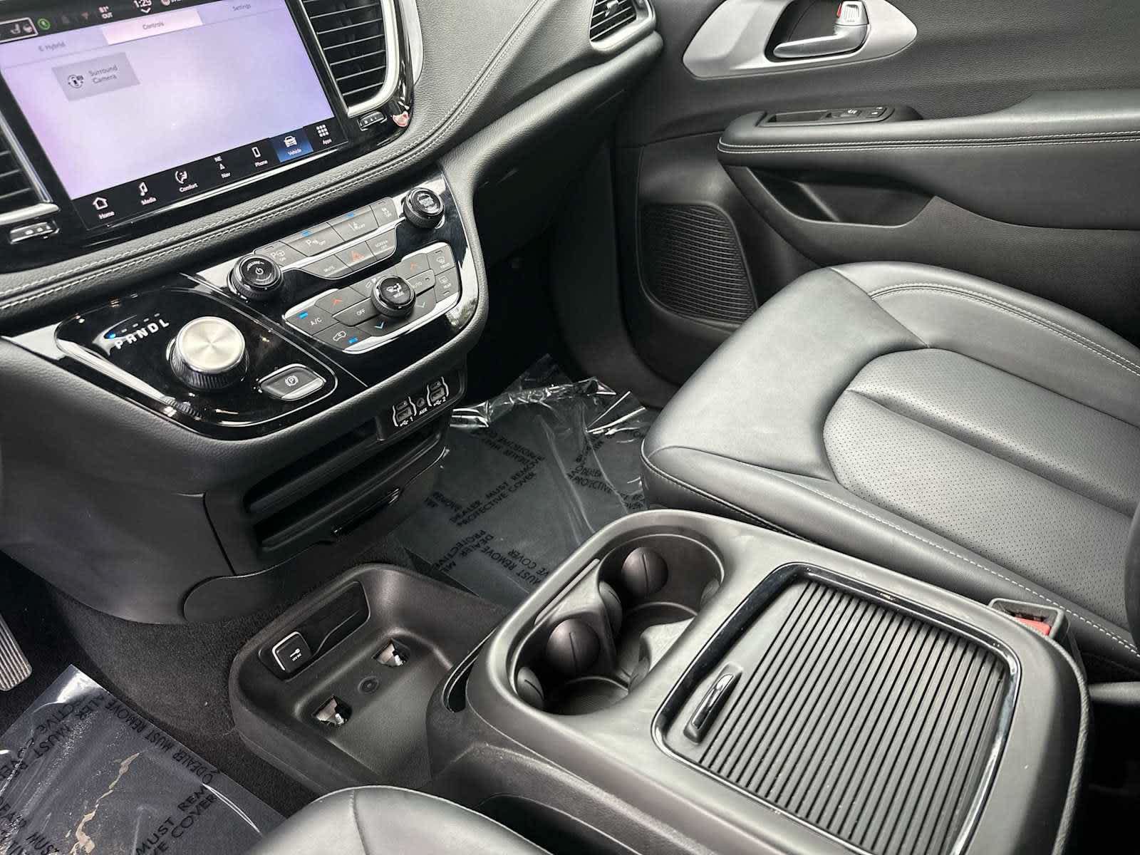 Used 2024 Chrysler Pacifica Limited FWD image 21
