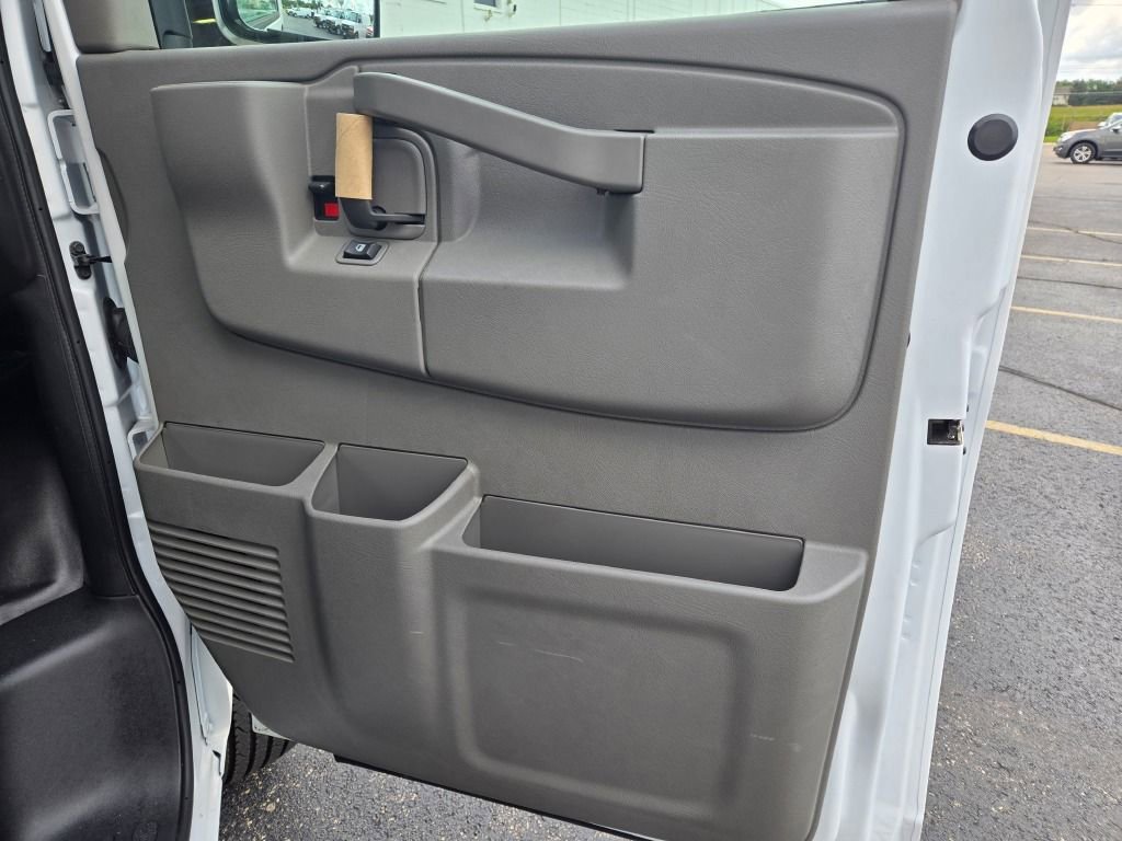 New 2025 Chevrolet Express 3500 w/ Power Convenience Package image 6