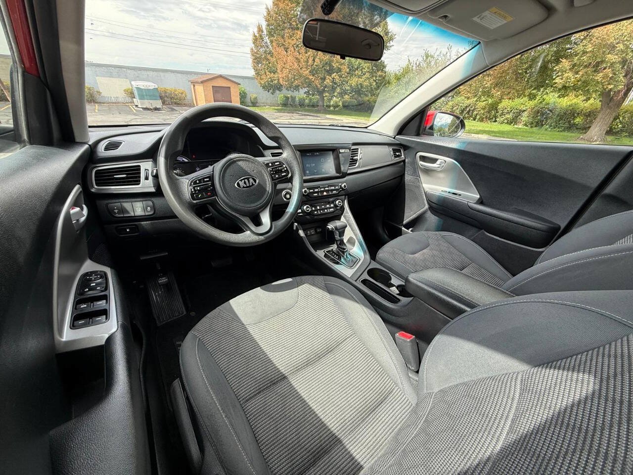 Used 2019 Kia Niro LX FWD image 9