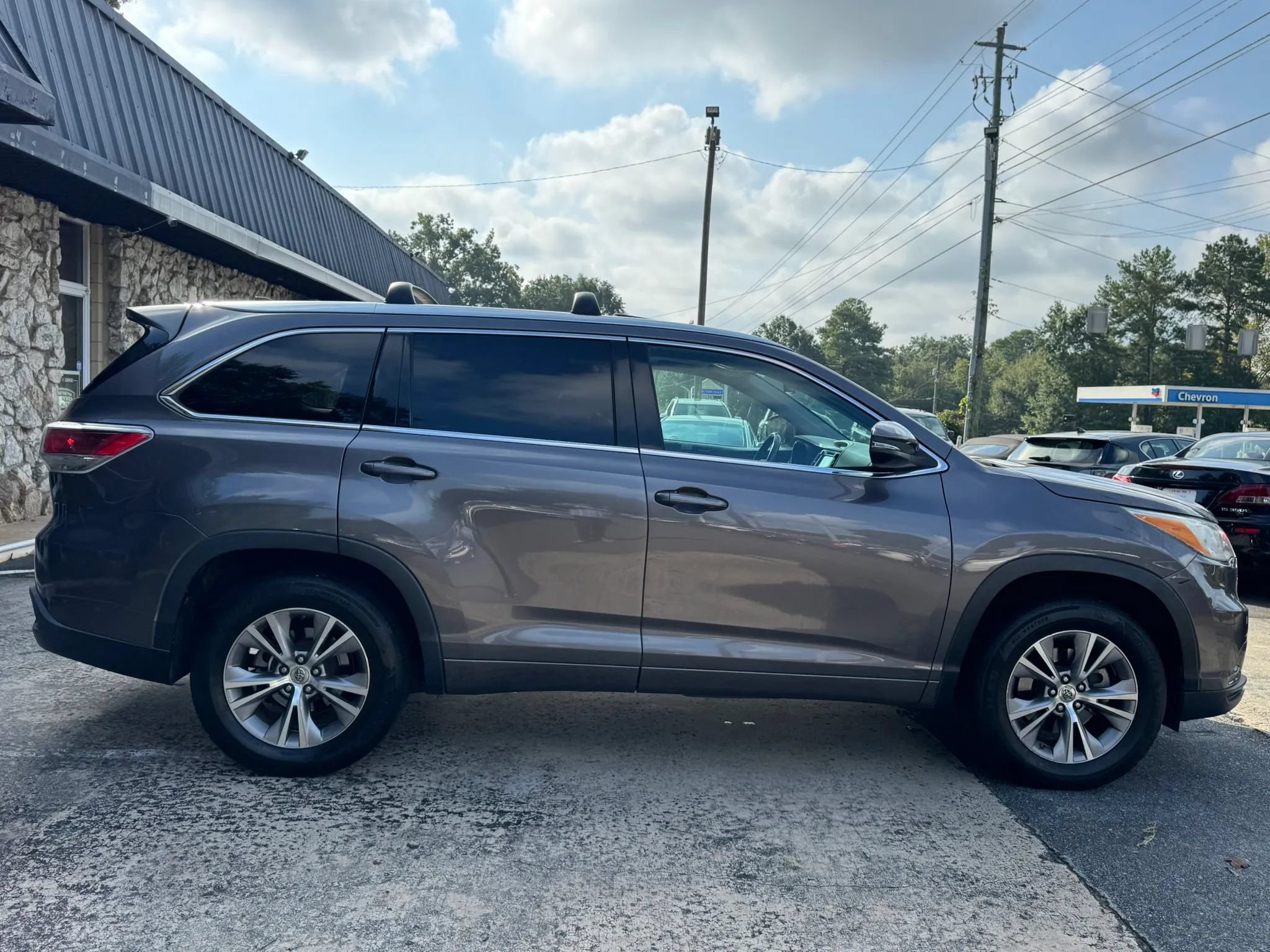 Used 2014 Toyota Highlander XLE FWD image 8