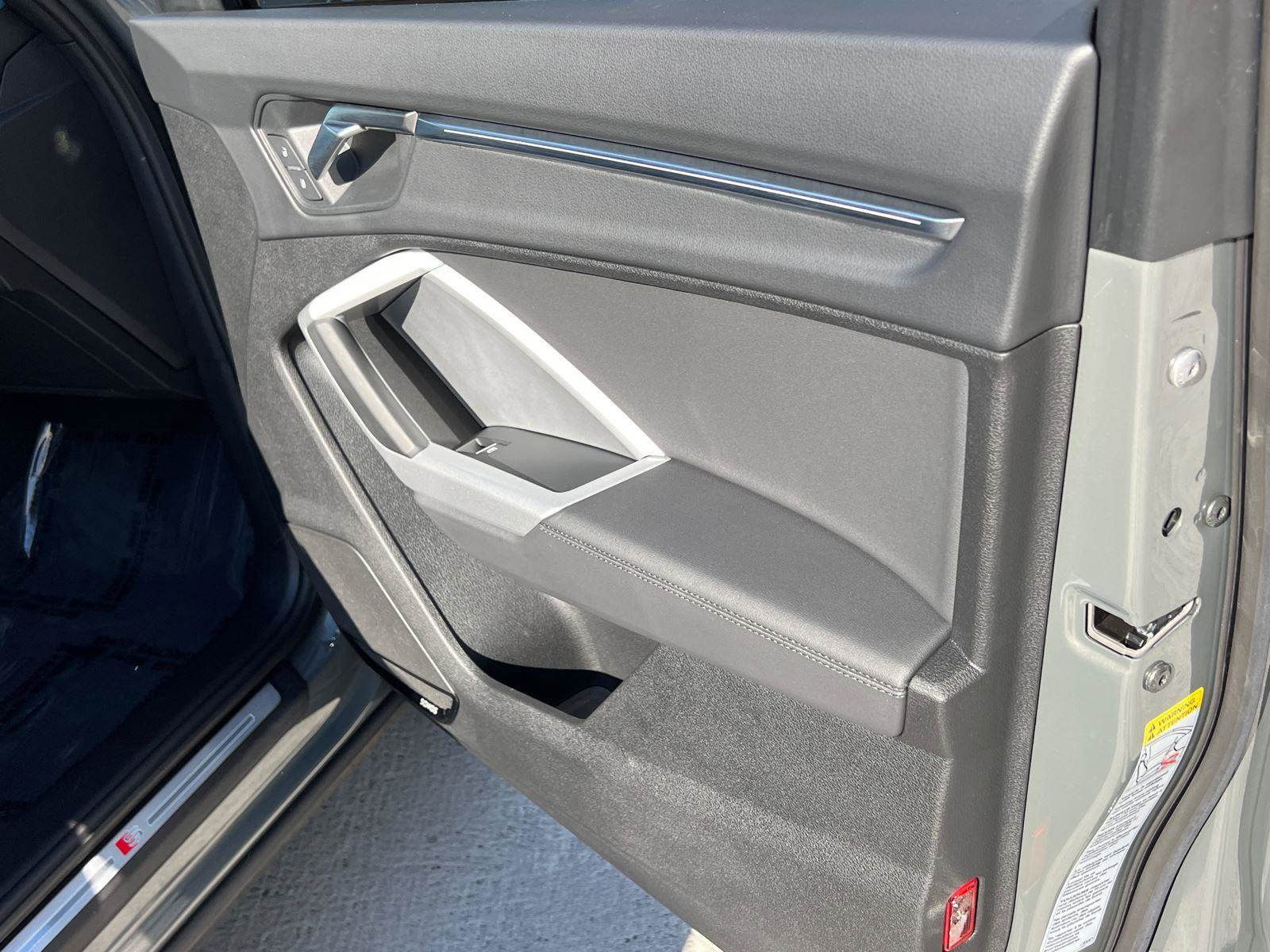 Used 2024 Audi Q3 2.0T Premium Plus w/ Premium Plus Package image 14