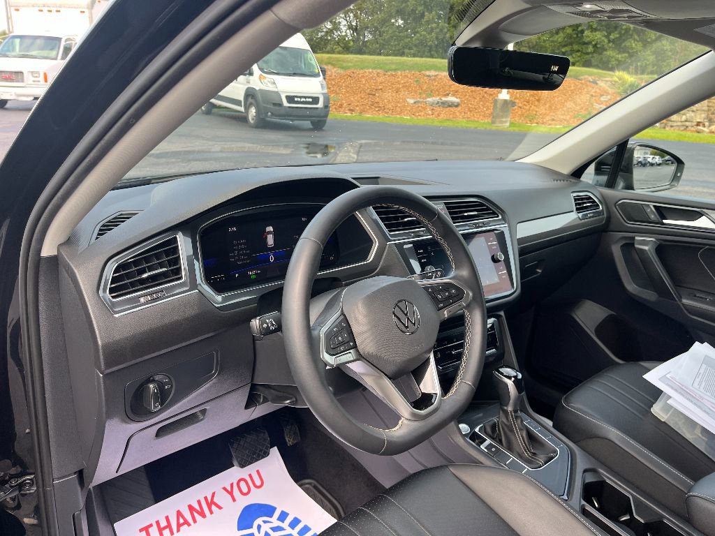 Used 2022 Volkswagen Tiguan SE image 30