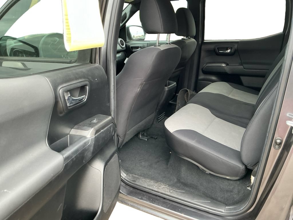 Used 2022 Toyota Tacoma TRD Off-Road RWD image 22