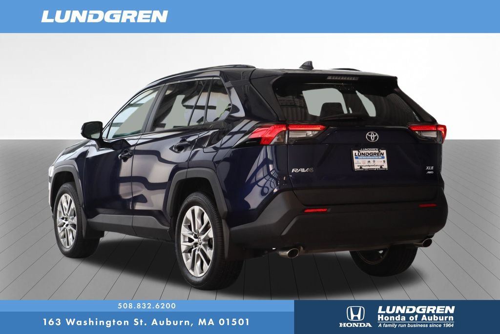 Used 2022 Toyota RAV4 XLE Premium AWD/4WD image 3