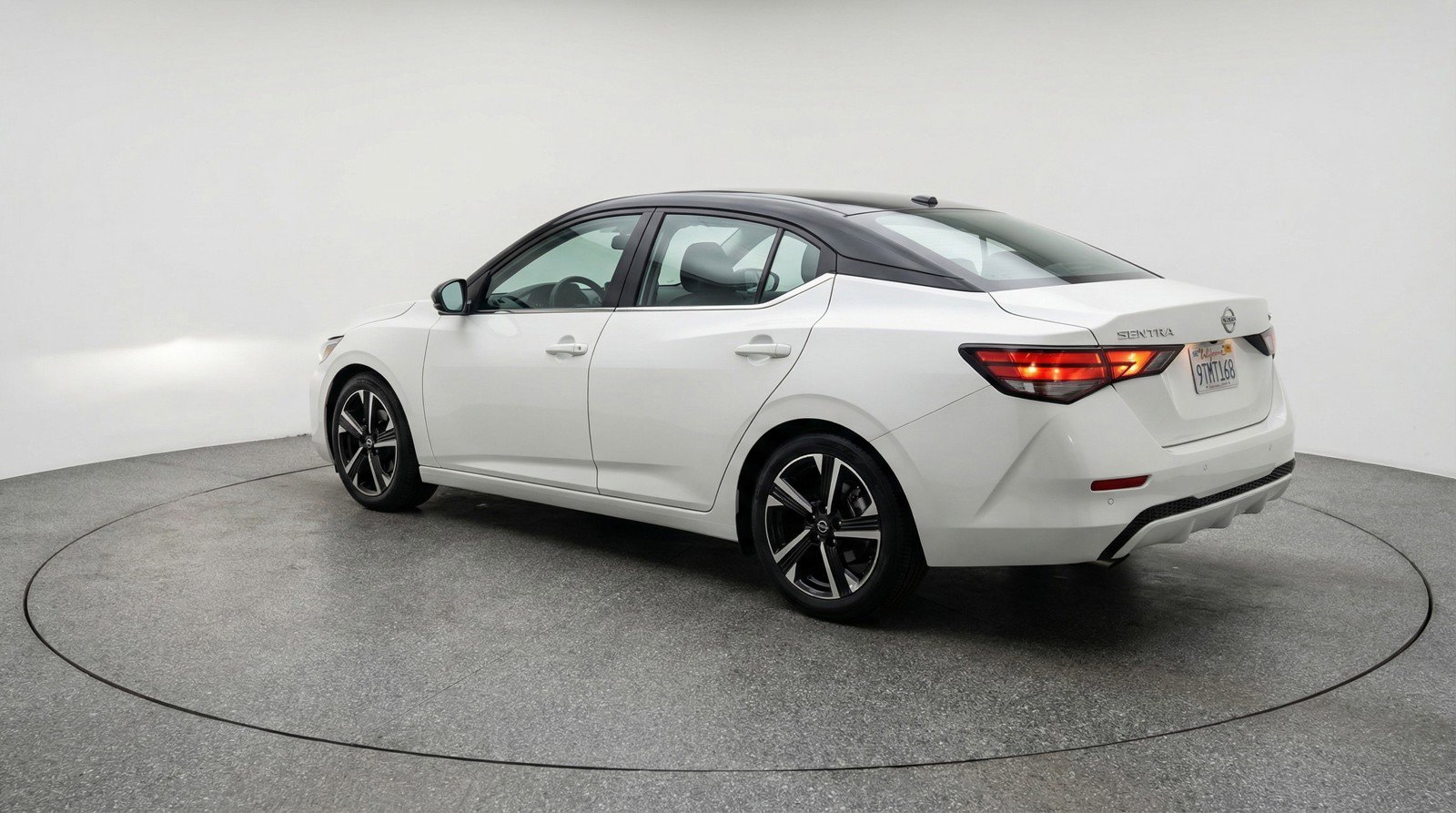 Used 2025 Nissan Sentra SV FWD image 6
