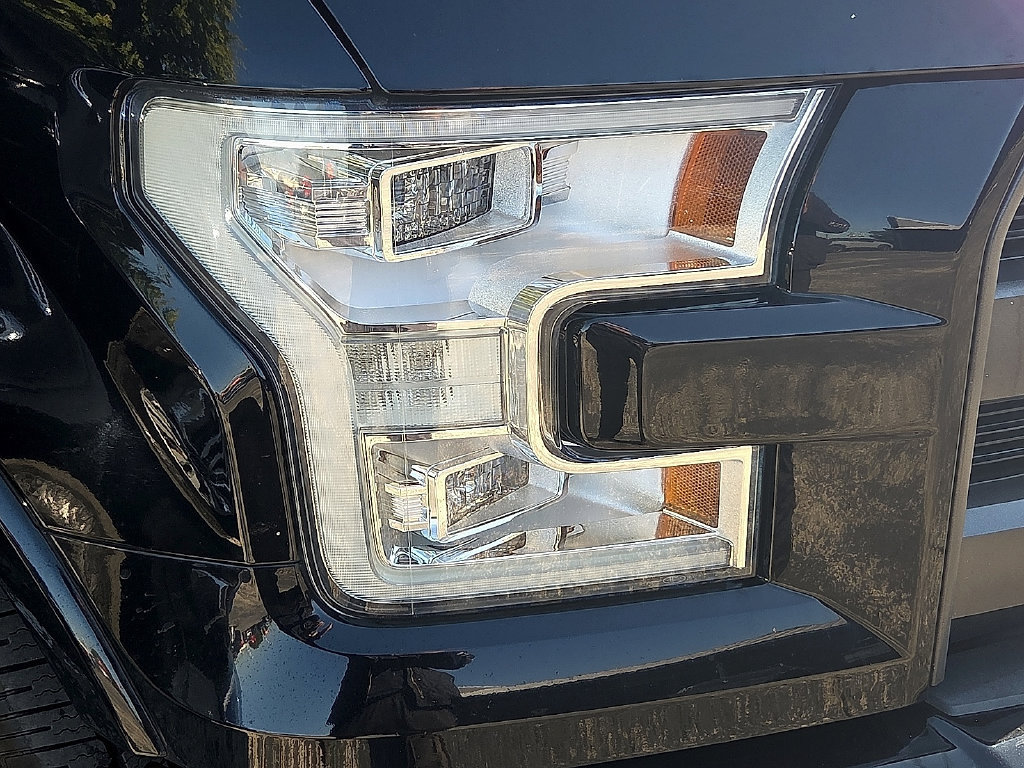 Used 2016 Ford F150 Lariat w/ Equipment Group 502A Luxury AWD/4WD image 6