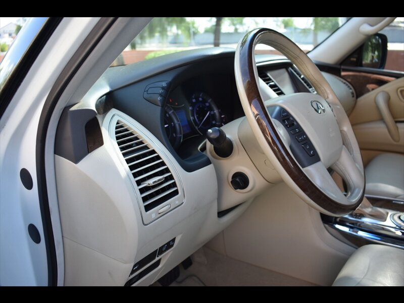 Used 2014 INFINITI QX80 2WD w/ Deluxe Touring Package image 15