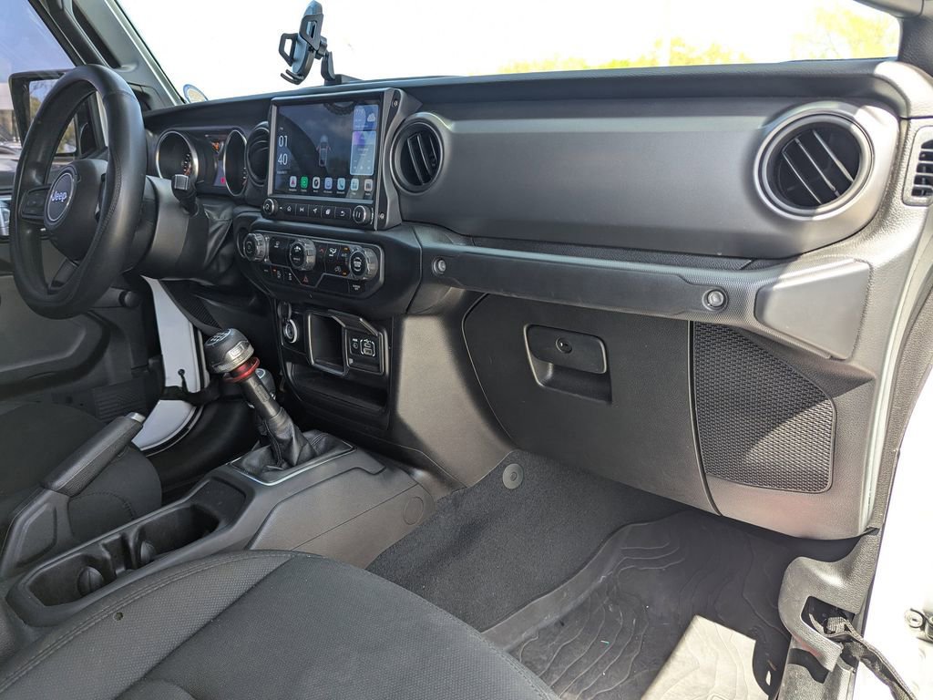 Used 2022 Jeep Gladiator Sport image 8