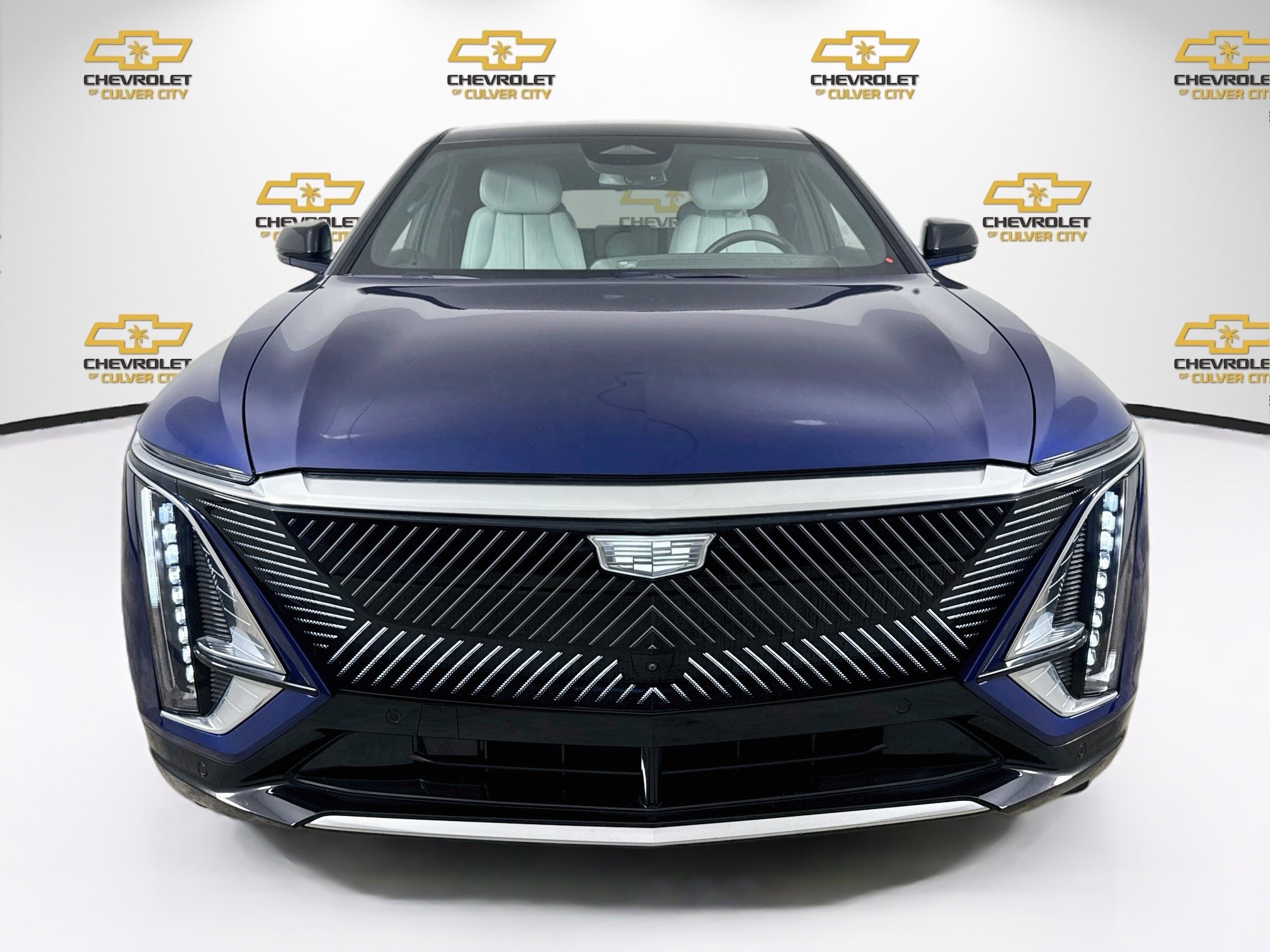 Used 2024 Cadillac Lyriq Luxury RWD image 2