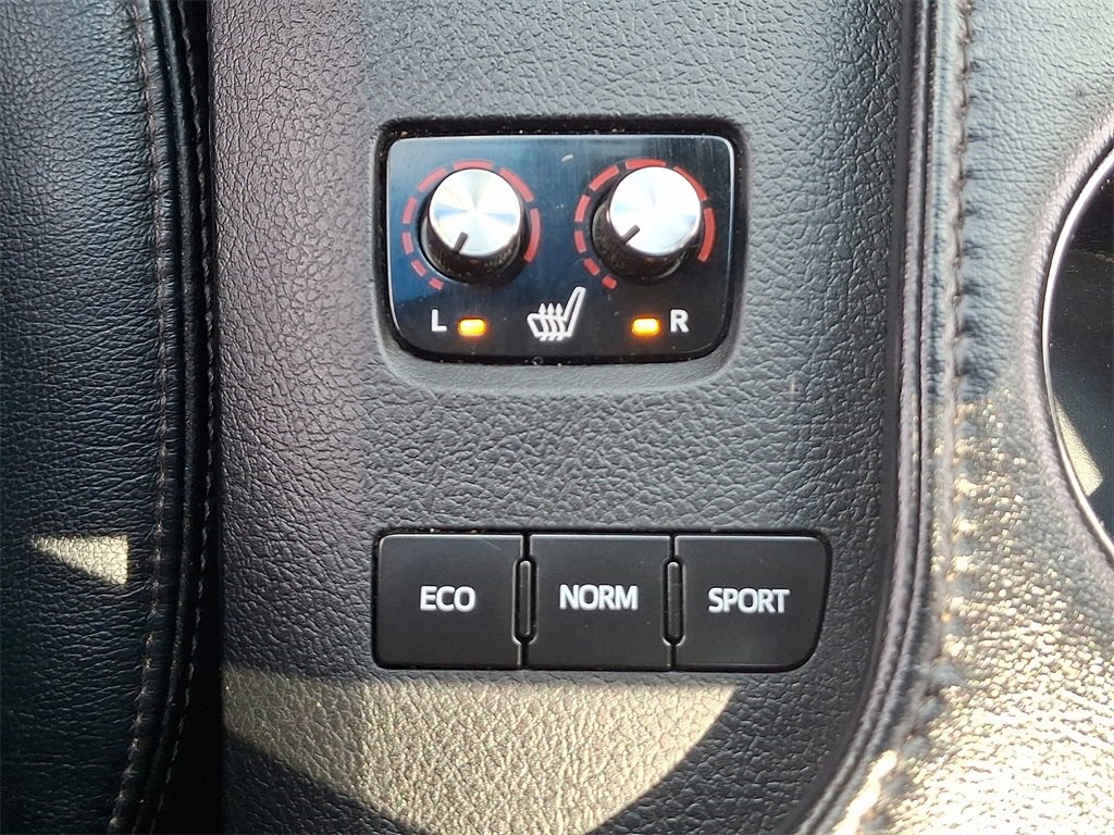 Used 2018 Toyota Avalon XLE Premium w/ All Weather Liner Package image 27