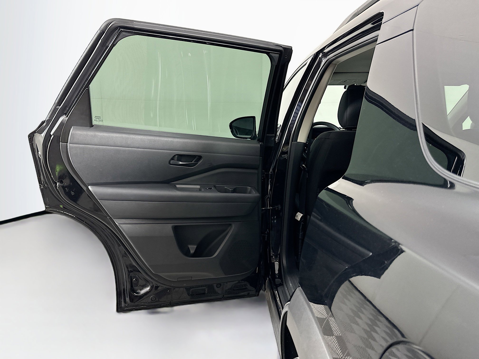 Used 2025 Nissan Pathfinder SV image 26