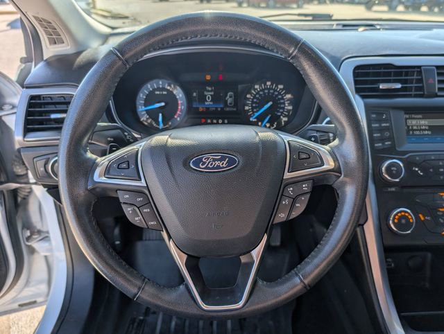 Used 2017 Ford Fusion SE w/ Equipment Group 201A FWD image 14