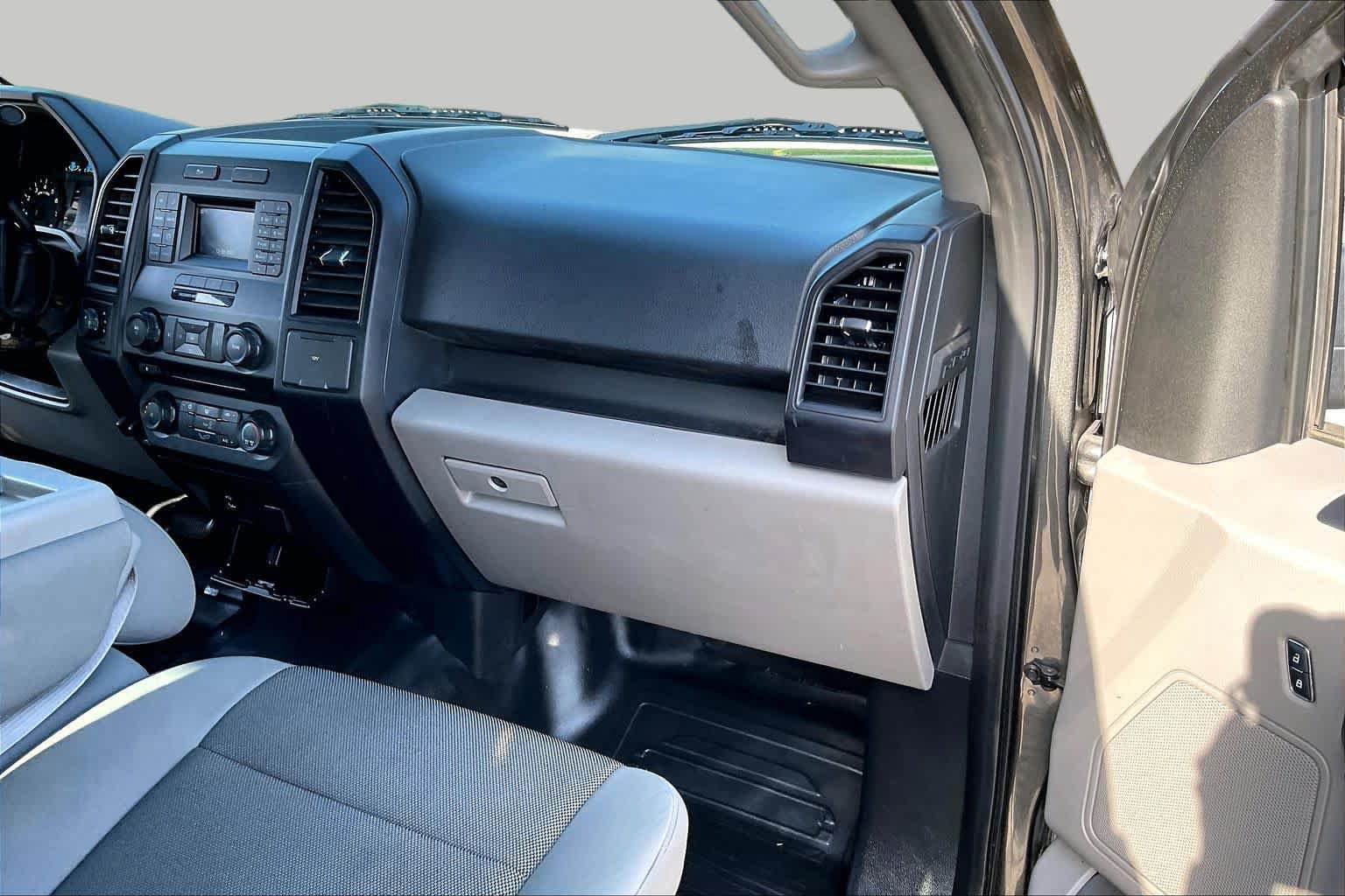 Used 2017 Ford F150 XL w/ Equipment Group 101A Mid AWD/4WD image 18