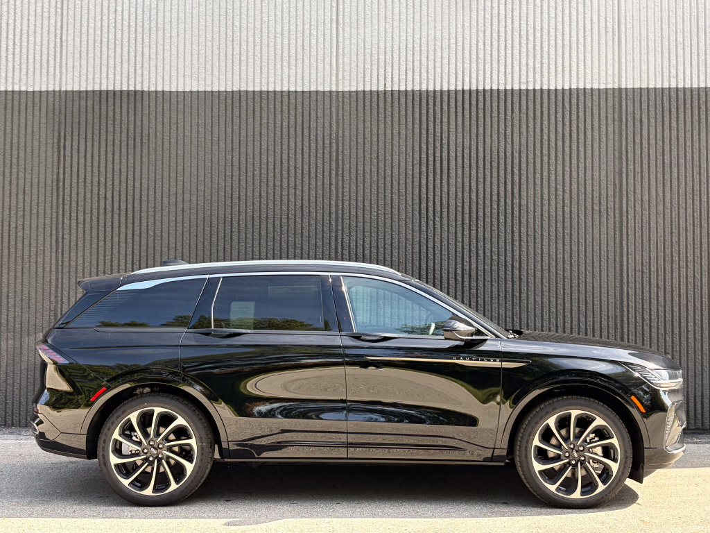 New 2026 Lincoln Nautilus Black Label AWD/4WD image 8