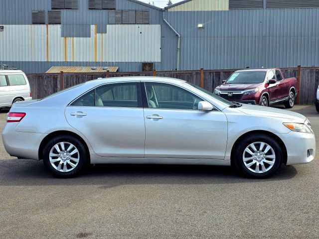 Used 2011 Toyota Camry LE image 8