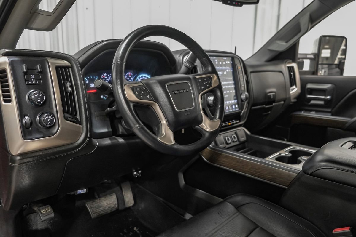Used 2018 GMC Sierra 3500 Denali w/ Duramax Plus Package image 14