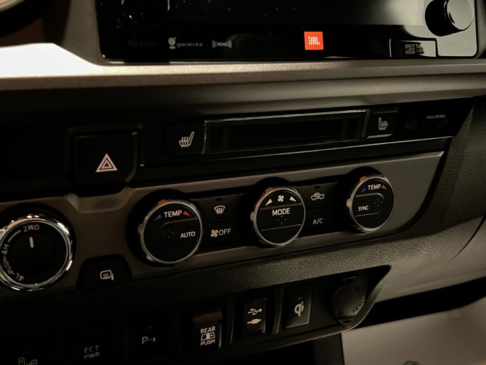 Used 2019 Toyota Tacoma TRD Sport image 17